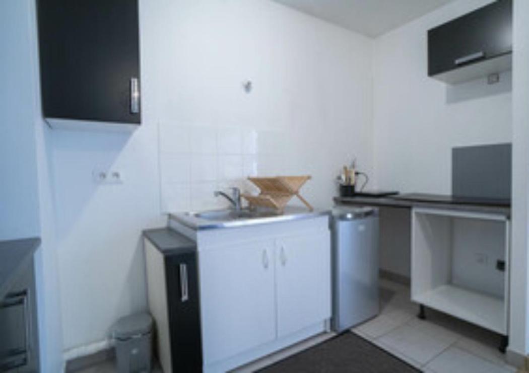 Lovely 1-Bedroom Unit With Free Parking On Premise Asnieres-sur-Seine Luaran gambar