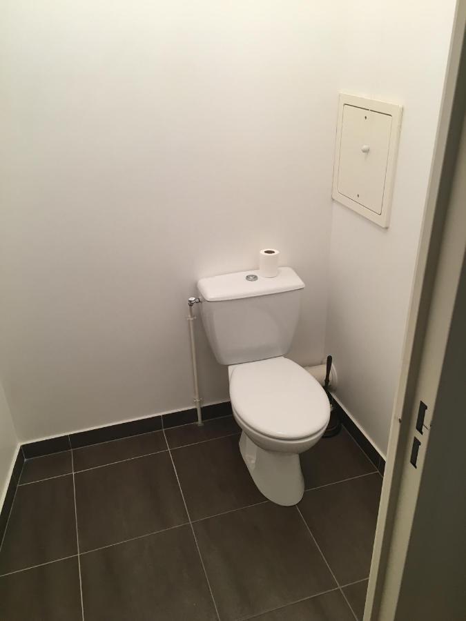 Lovely 1-Bedroom Unit With Free Parking On Premise Asnieres-sur-Seine Luaran gambar